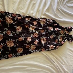 Body hugging velvet dress